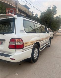 تۆیۆتا لاند کروزەر